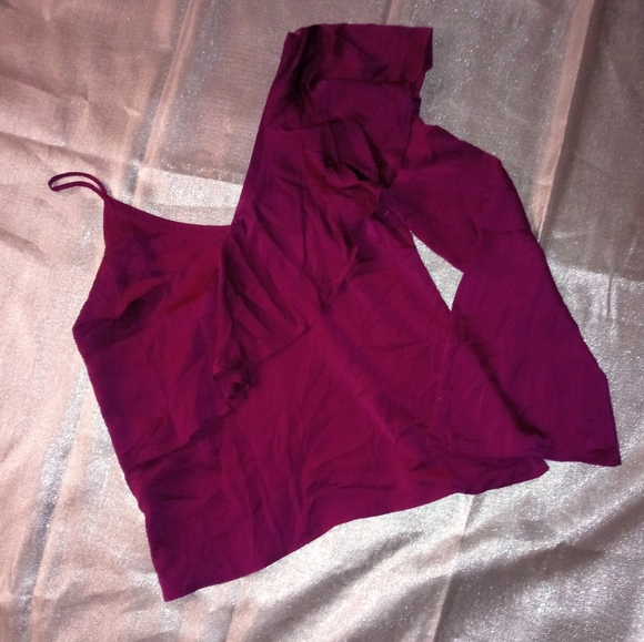 Leith Asymmetrical Ruffled Top - Picture 3 of 6